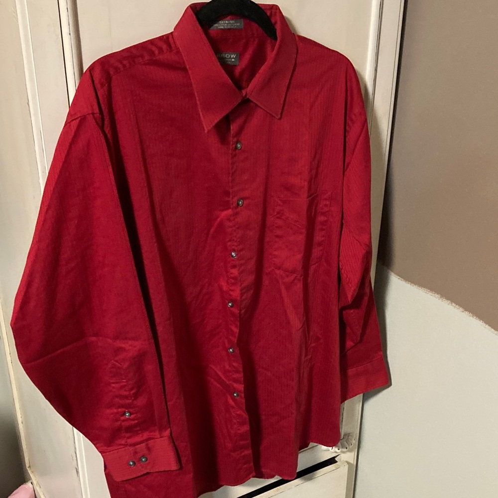 Arrow Men's XL Classic Red Button Down Shirt